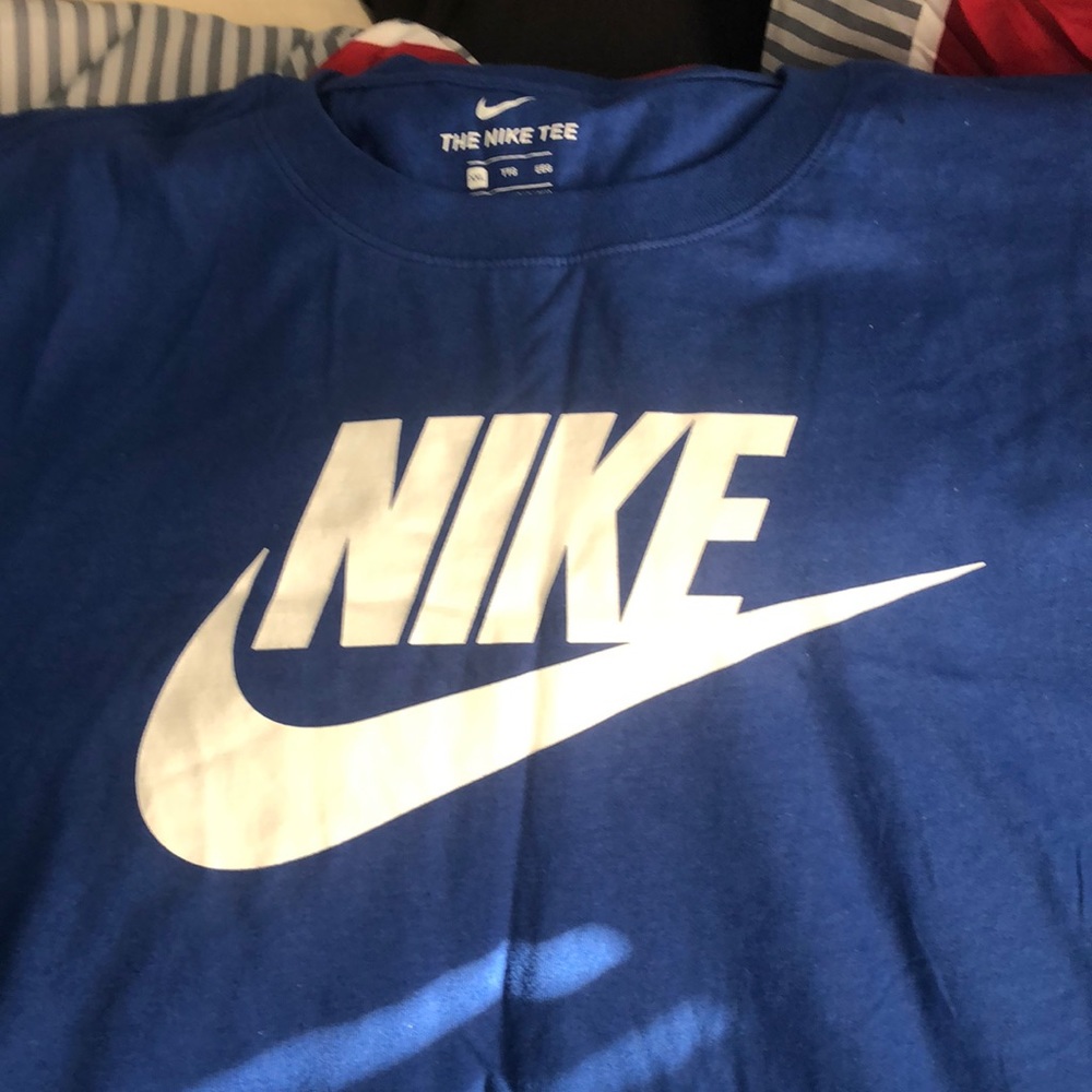 NWOT Nike Tee